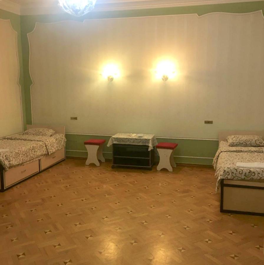 Royal Boutique Hotel On Kievyan Yerevan Exterior photo