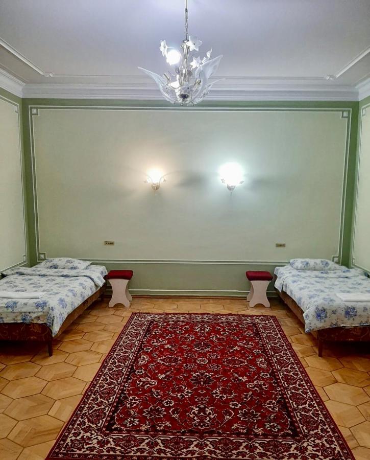 Royal Boutique Hotel On Kievyan Yerevan Exterior photo